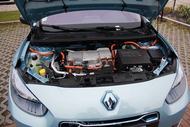 Электродвигатель Renault Fluence ZE
