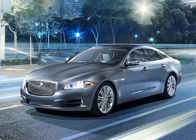 Jaguar выпустит ограниченную серию суперкара C-X75 без газотурбинного двигателя Jaguar выпустит ограниченную серию суперкара C-X75 без газотурбинного двигателя