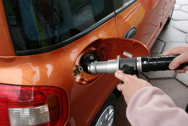 Mercedes-Benz E 200 NGT – газ в пол Mercedes-Benz E 200 NGT – газ в пол