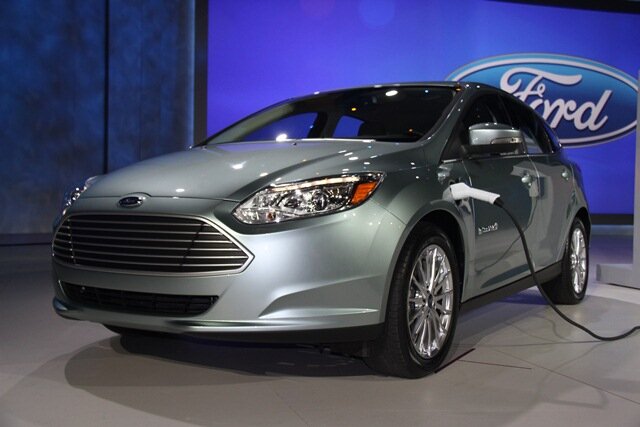 Ford начнет в феврале продажи Focus с высокоэффективным двигателем EcoBoost 1.0