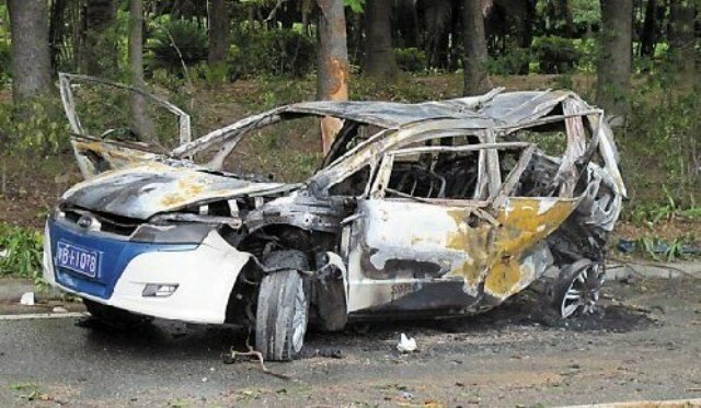 Китайский электромобиль BYD E6 на Киевском автосалоне 2012 Китайский электромобиль BYD E6 на Киевском автосалоне 2012