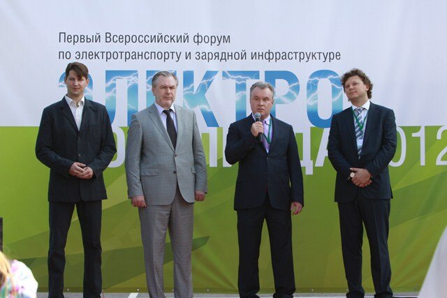 В России открылась первая зарядная станция на АЗС