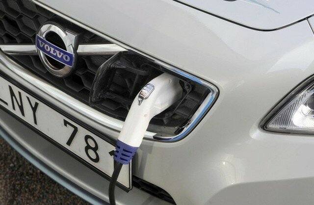 FIAT 500e обзаведется домашней зарядной станцией FIAT 500e обзаведется домашней зарядной станцией