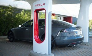 Tesla Motors покроет зарядными станциями всю Америку к 2015 году