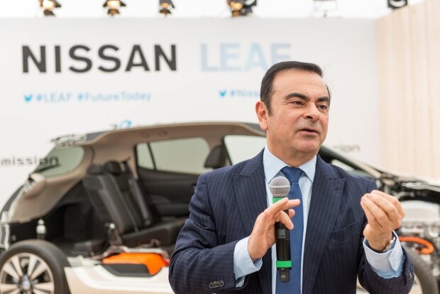 Carlos Ghosn Nissan Leaf