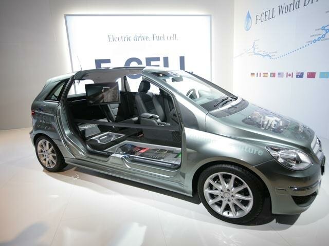 Mercedes-Benz выпустит сразу два водородных автомобиля к 2014 году